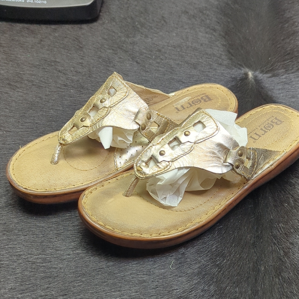 Born Ladies Leather Sandals 8 Shoes Metallic